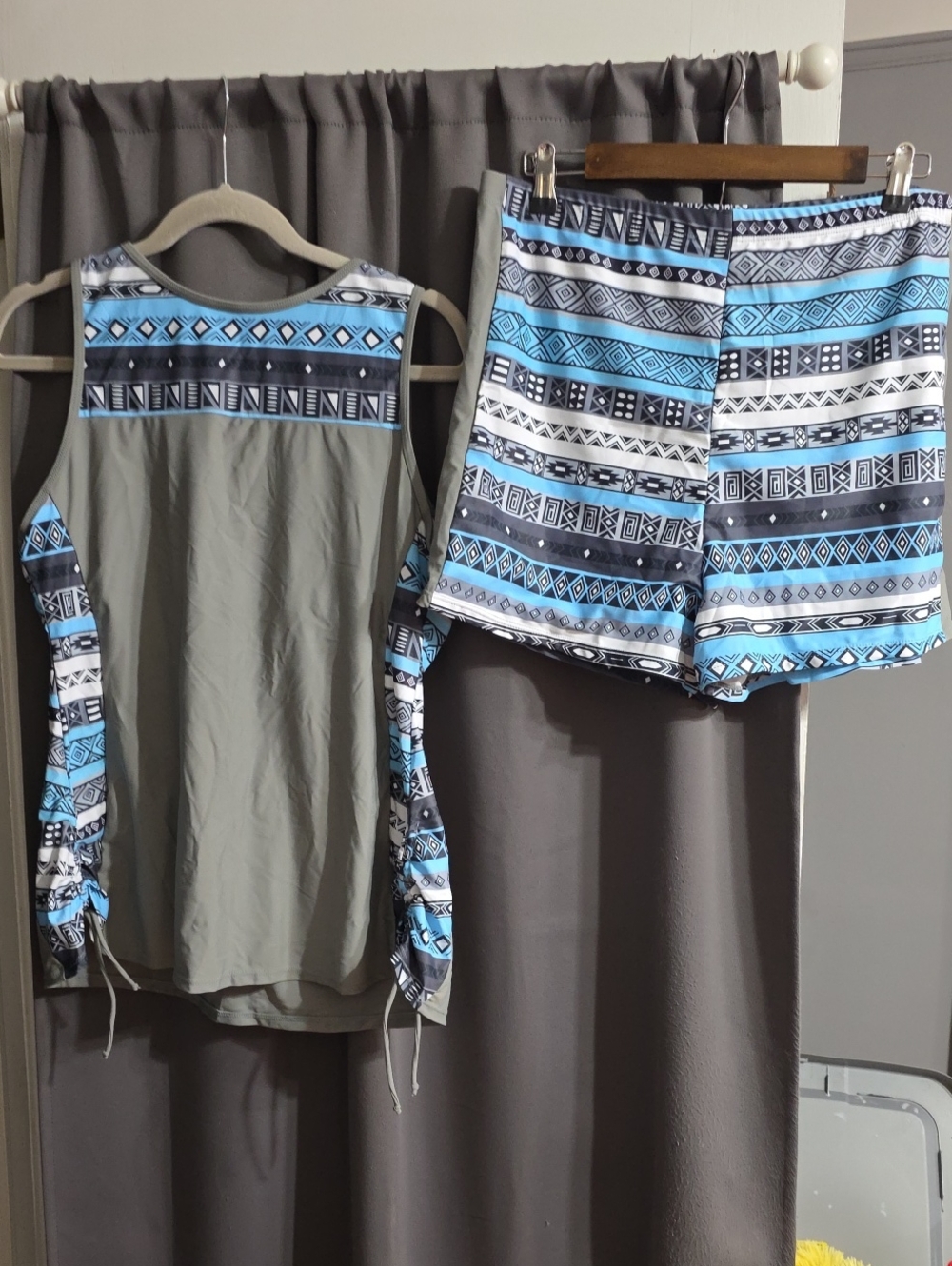 Women's 2-Piece Tankini Swimsuit Tank Top/Boy Shorts Gray/Aqua Aztec Design 3XL